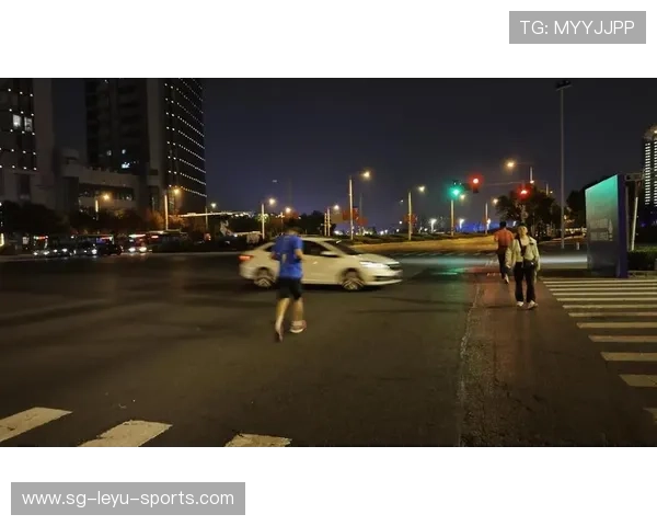 _城市灯光夜跑大会：在光影中奔跑生活_，灯光城市夜景