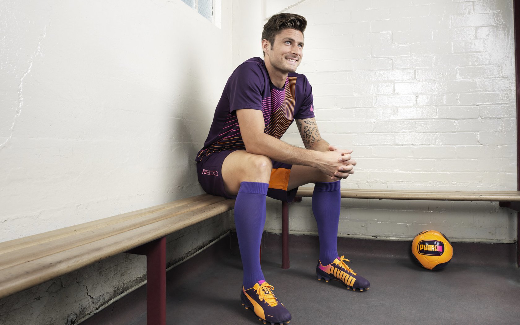 英超青训融合比赛视频语义解析提升年轻球员战术学习速度，英超本土青训规则