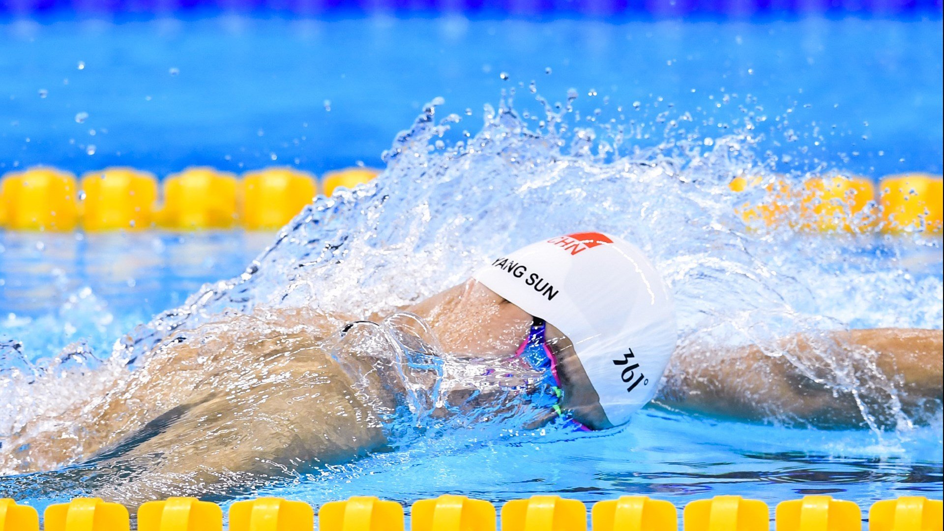 勇士队向三连冠发起冲击，勇士三个冠军的对手是谁